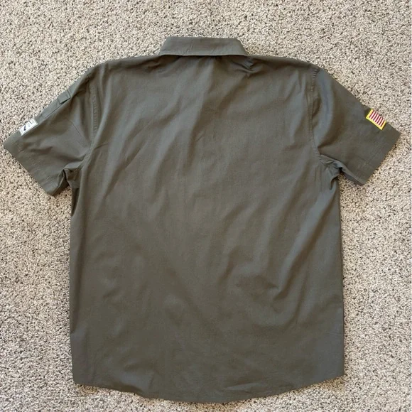 Grunt Style, button down, short sleeve shirt. Very Good Condition! Army Green. - Picture 10 of 11